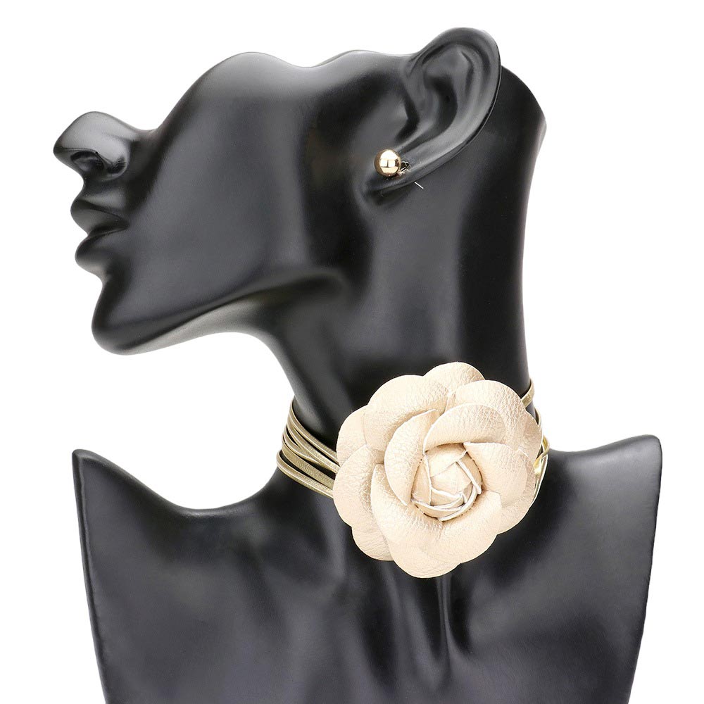 Fuchsia Faux Leather Flower Wrapped Choker Jewelry Set, is perfect for adding a hint of sophistication to your look. It features a floral mesh design, giving it a subtle touch of femininity. It is lightweight and comfortable to wear, making it an ideal accessory for any occasion. Perfect gift choice for the people you love.