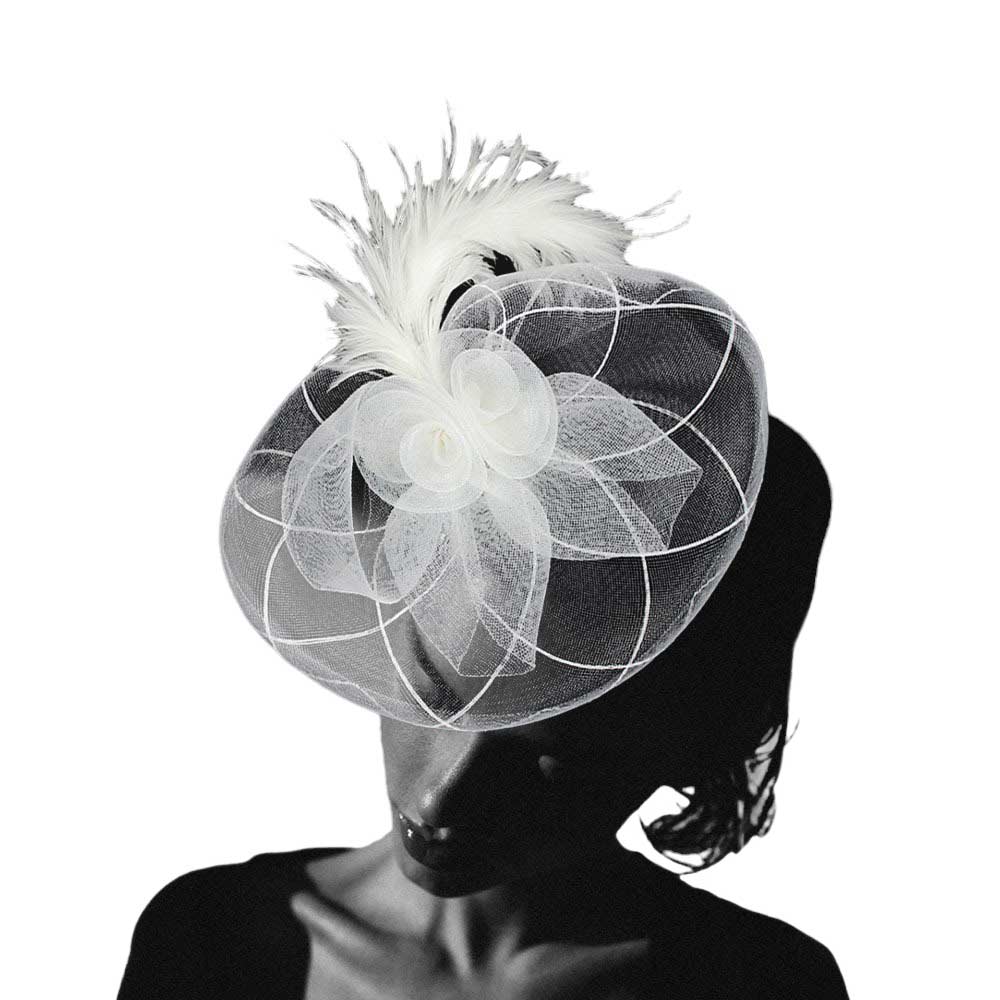 White Feather Mesh Flower Fascinator Headband, will take your outfit to the next level. Crafted with intricate mesh flowers, this accessory is perfect for adding a touch of elegance to your look. The feather detailing provides a unique texture, making it a piece of statement. Perfect for any occasion or as an exquisite gift.