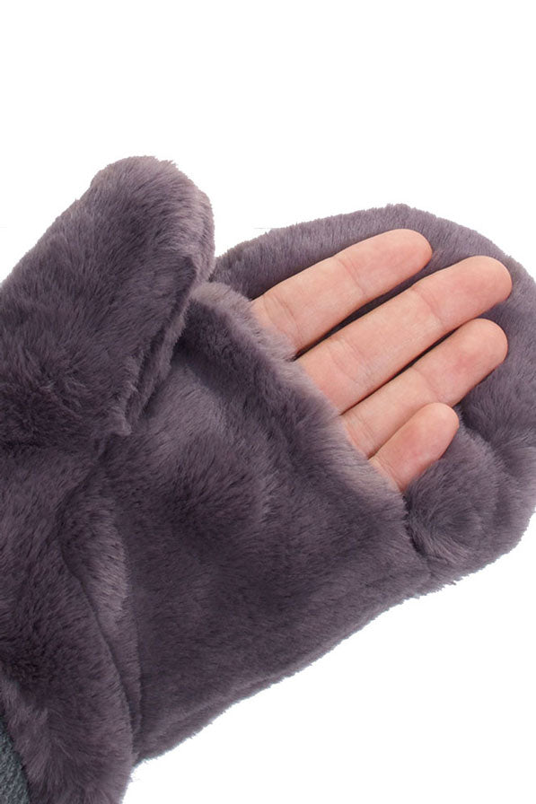 Grey CC Faux Fur Mittens With Shepherd Lining, are a smart, eye-catching, and attractive addition to your outfit. These trendy gloves keep you absolutely warm and toasty in the winter and cold weather outside. Accessorize the fun way with these gloves. It's the autumnal touch you need to finish your outfit in style. A pair of these gloves will be a nice gift for your family, friends, anyone you love, and even yourself.