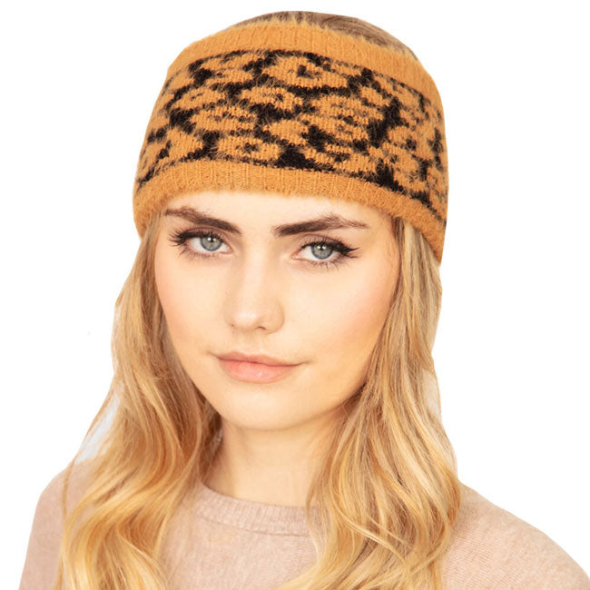 Taupe Leopard Patterned Earmuff Headband Ear Warmer shields your ears from cold weather ensuring all day comfort. Ear Warmer is soft and comfy, adds a sleek style to your ensemble, keeps your toasty. Birthday Gift, Christmas Gift, Anniversary Gift, Regalo Navidad, Regalo Cumpleanos, Regalo Dia del Amor, Valentine's Day Gift