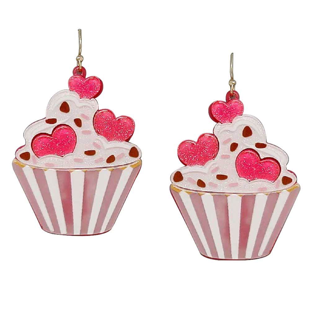 Red Valentine's Heart Cupcake Acetate Earrings, An excellent piece of jewelry for this valentine that features a cool, decidedly chic, and always fun. The heart cake earrings combine a heart with a beautiful palette crafted entirely. Fun handcrafted jewelry that fits your lifestyle adding a pop of pretty color.