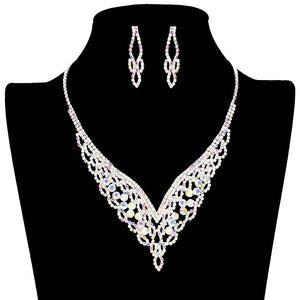 AB Silver Round Stone Cluster Accented Rhinestone Jewelry Set is a must-have for any special occasion. Featuring a cluster of sparkling rhinestones set in a round stone setting, this jewelry set is sure to make a stunning statement. Enjoy the timeless elegance of this eye-catching set. Perfect occasional gift idea.