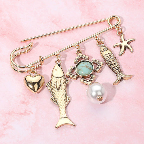 Broche de seguridad antiguo de metal adornado con un corazón de pez, estrella de mar y perla - Oro antiguo, turquesa