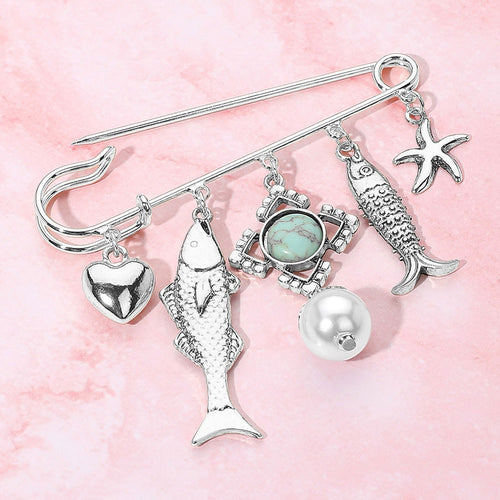 Broche de seguridad antiguo de metal adornado con un corazón de pez, estrella de mar y perla - Rodio antiguo, turquesa