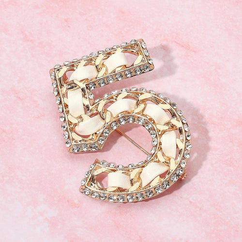 Rhinestone Rim Faux Leather Threaded Number Five Pin Brooch - Gold, White