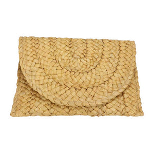 Beige Rattan Braided Clutch Bag, This vintage-inspired bag is handmade and eco-friendly. The intricate braided design adds a touch of bohemian style to your outfit. Made from sustainable materials, this bag is not only stylish but also environmentally conscious. Upgrade your accessory game with this unique clutch bag.