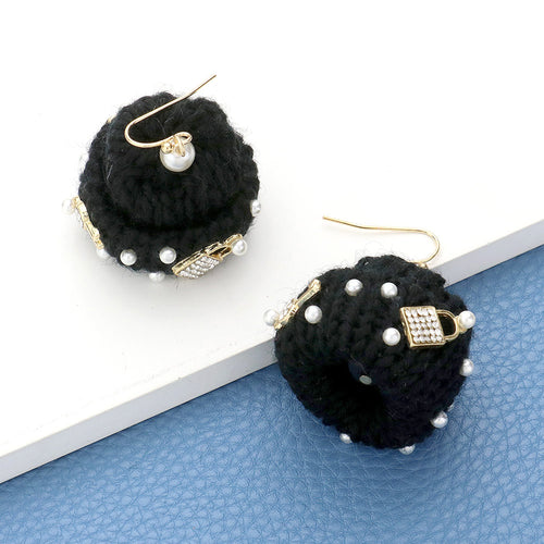 Pendientes colgantes de gorro de punto con adorno de llave y perla - Negro