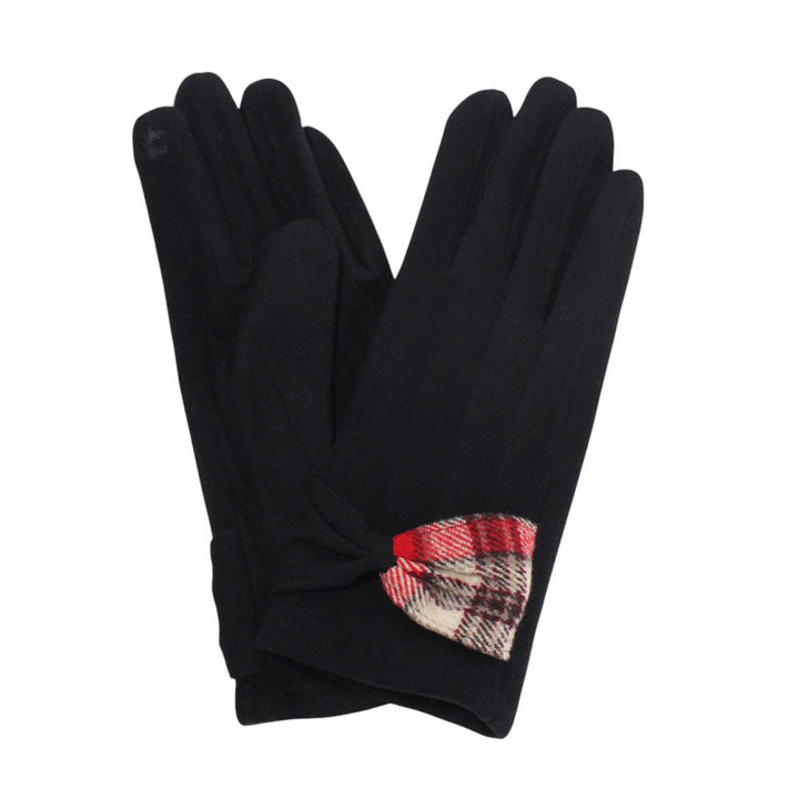 Black-Plaid Ribbon Pointed Smart Touch Gloves are a must-have accessory for the tech-savvy fashionista. The pointed design adds a touch of elegance, while the smart touch feature allows for easy use of touch screen devices. Stay warm and stylish with these gloves.