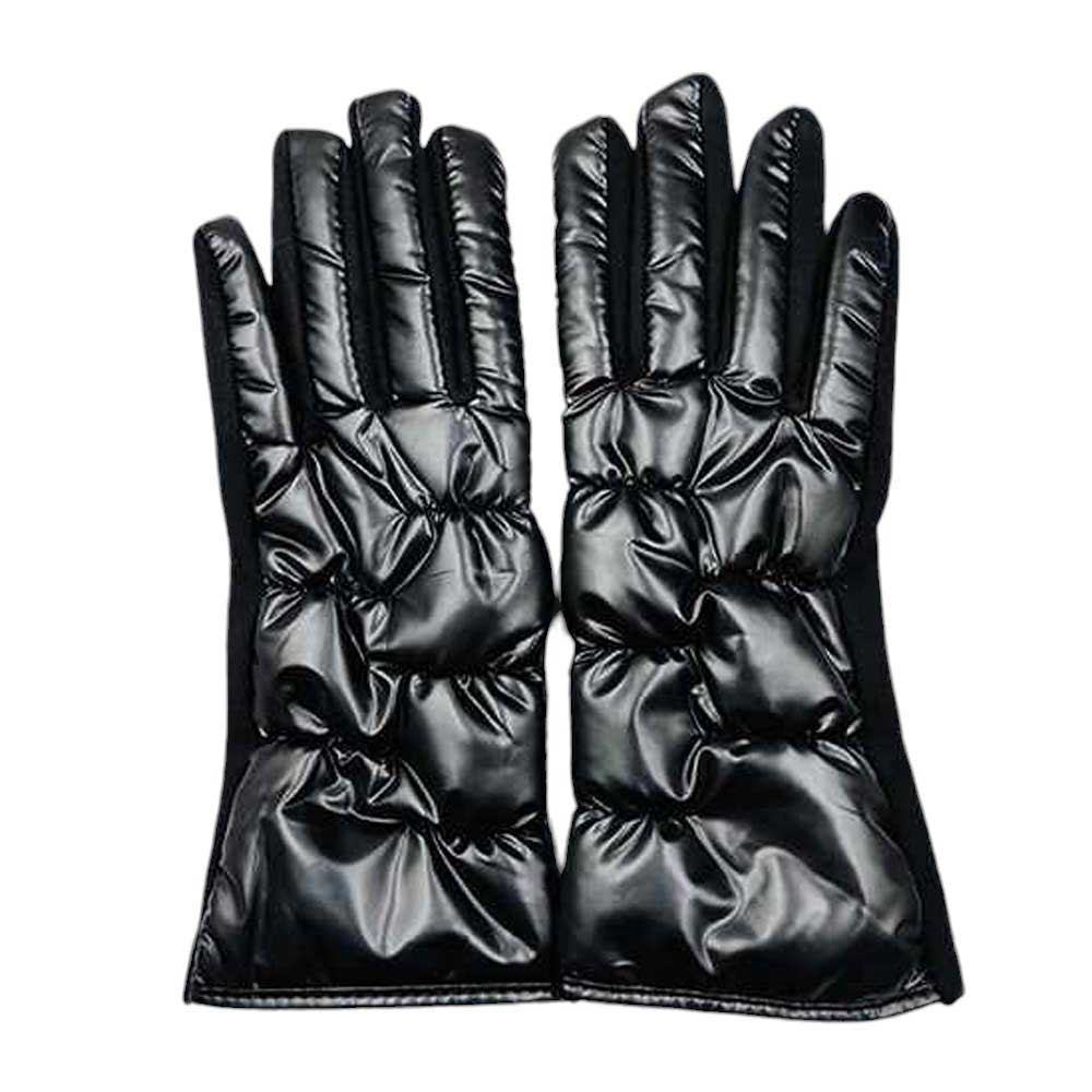 Black-Puffer Smart Touch Gloves, Perfect combination of style and functionality. With their innovative design, you can easily use your touch screen devices without having to remove your gloves. Made with high-quality materials, these gloves are both durable and comfortable, making them an ideal choice for the colder months