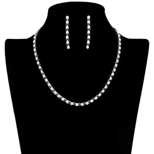 Black Rhinestone Cluster Jewelry Set, this classic jewelry set features a rhinestone cluster design for timeless elegance. Perfect for special occasions or party wear. Perfect gift choice for birthdays, anniversaries, weddings, bridal showers, or any other meaningful occasion. 
