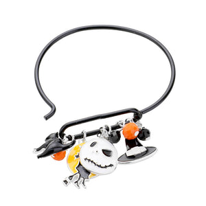 Black Silver Halloween Charm Bracelet, enhance your attire with this beautiful Halloween bracelet to show off your fun trendsetting style at Halloween. This bracelet will make you look more glamorous and beautiful. This is the perfect gift for Halloween, especially for your friends, family, and the people you love and care about.