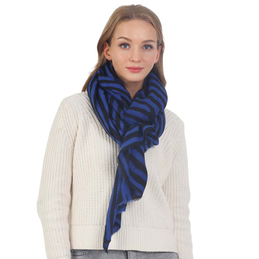 Blue Abstract Lined Oblong Scarf, is delicate, warm, on-trend & fabulous, and a luxe addition to any cold-weather ensemble. Great for daily wear in the cold winter to protect you against the chill, the classic style scarf & amps up the glamour with a plush. Perfect gift for birthdays, holidays, or any occasion.