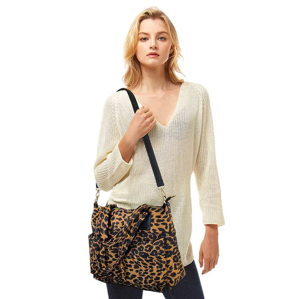 Brown Leopard Puffer Tote Bag, be the ultimate fashionista when carrying this leopard puffer tote bag in style. This leopard puffer tote bag for women could keep all your documents, Phone, Travel, Money, Cards, keys, etc in one compact place, and comfortably within arm's reach. Stay comfortable and smart.