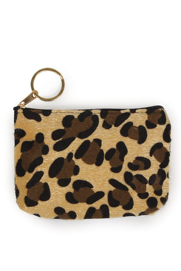 Coin Purse combines expert craftsmanship with practical design to securely hold your coins while maintaining a slim, portable profile. Made from durable materials, it provides reliable protection and easy access, making it an ideal choice for efficiently organizing small change. 