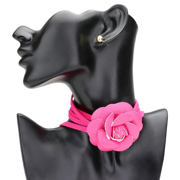 Fuchsia Faux Leather Flower Wrapped Choker Jewelry Set, is perfect for adding a hint of sophistication to your look. It features a floral mesh design, giving it a subtle touch of femininity. It is lightweight and comfortable to wear, making it an ideal accessory for any occasion. Perfect gift choice for the people you love.