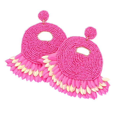 Fuchsia Beaded Dangle Earrings will add a touch of glam and pizzazz to any outfit. Featuring a felt backing and colorful, sparkly beads, they're sure to turn heads. Put some color in your life with these stylish earrings! Perfect Birthday Gift, Anniversary Gift, Christmas Gift, Regalo Cumpleanos, Navidad, Aniversario