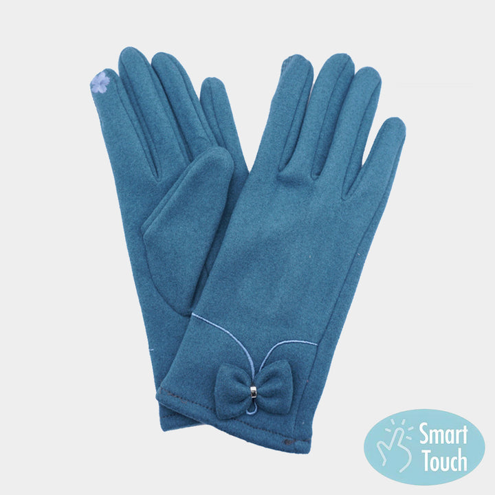 Elevate your winter style with our Bow Pointed Faux Suede Smart Touch Gloves. Crafted for the modern woman on the go, these gloves blend fashion and function flawlessly. The chic bow detail adds a touch of femininity, while the smart touch technology keeps you connected. Perfect for daily wear or as a thoughtful gift for a loved one. Stay stylish and connected all season long!

Size : One Size