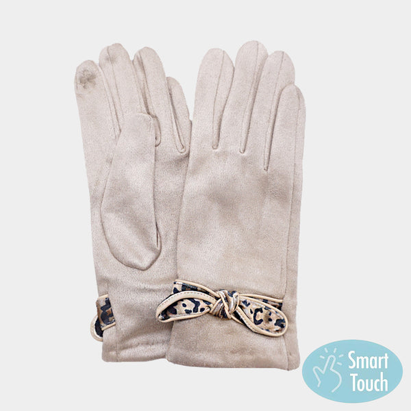 Beige Elegant gloves featuring smart touch technology for easy phone use, paired with a stylish bow accent for a chic finish. Designed to keep hands warm and comfortable, these gloves combine fashion and function, perfect for winter wear or gifting.