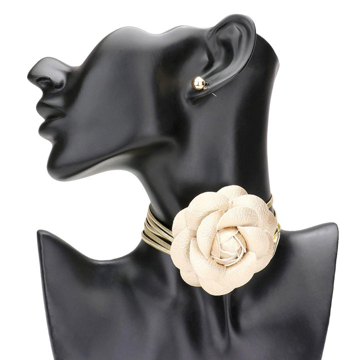 Gold Faux Leather Flower Wrapped Choker Jewelry Set, is perfect for adding a hint of sophistication to your look. It features a floral mesh design, giving it a subtle touch of femininity. It is lightweight and comfortable to wear, making it an ideal accessory for any occasion. Perfect gift choice for the people you love.