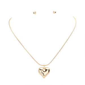 Gold Heart Pendant Jewelry Set, This elegant set combines timeless design with expert craftsmanship. Made with quality materials, each piece reflects the significance of love and devotion. Perfect for any occasion, this set is an ideal gift for a loved one, or simply a beautiful addition to your own collection.