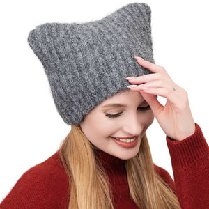Gray Cat Knit Beanie Hat, Stay warm this winter with these hats! This knitted beanie is made from high-quality polyester for maximum insulation and durability. It features a fashionable and fun cat design, perfect for any cat lover. A perfect gift choice for your close people in the winter season.