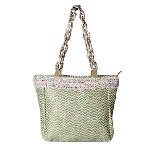 Green Zigzag Chevron Patterned Celluloid Acetate Straw Tote Bag, this straw tote bag is versatile enough for wearing through the week, simple and leisurely, elegant and fashionable, suitable for women of all ages, and ultra-lightweight to carry around all day. 