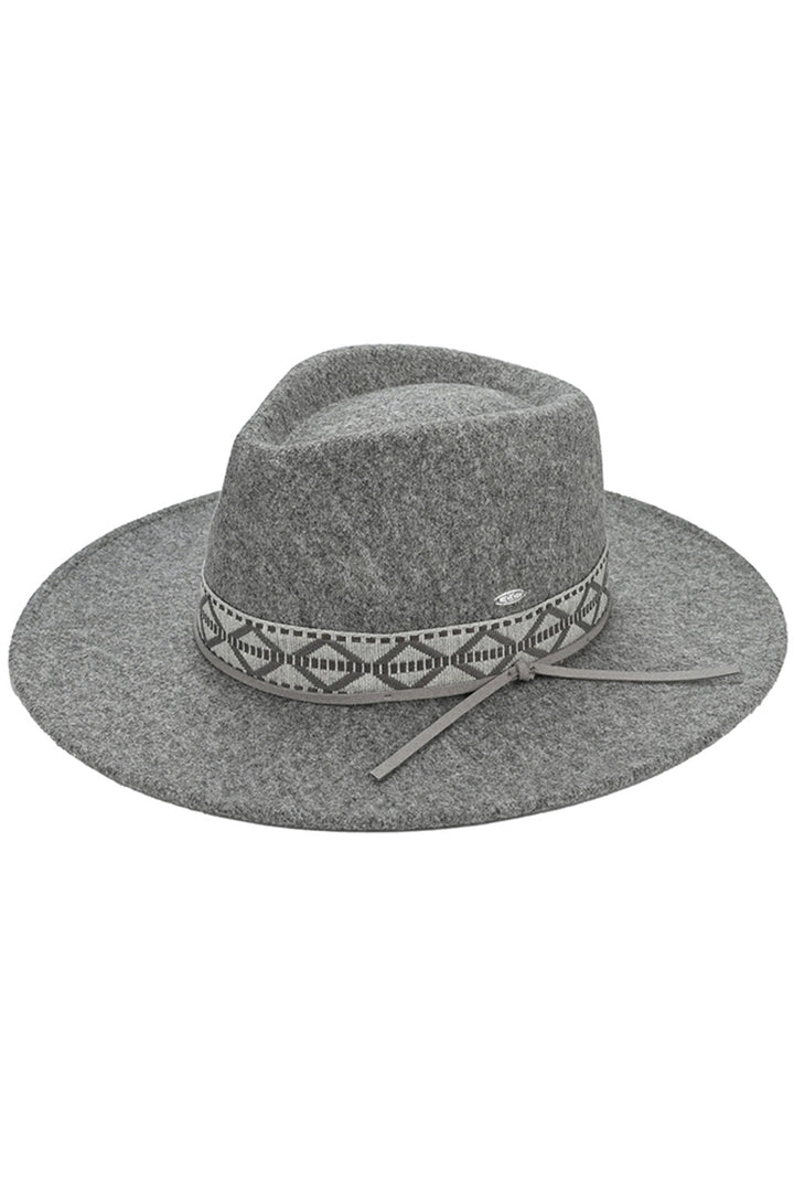HeatherGray C.C. Vegan Felt Panama Hat is designed with a stylish geometric trim band that adds a modern touch to any outfit. Made with high-quality vegan felt, this hat is both sustainable and fashionable. Perfect for adding a chic touch to your wardrobe.
