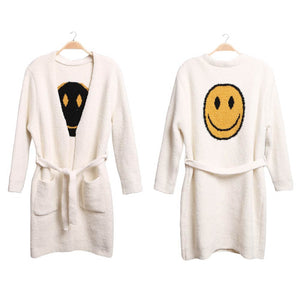 Ivory Smile Accented Side Pocket Belt Robe, is beautifully designed with a smile theme. Perfect for after stepping out of the shower or just to wear whilst getting ready for the day. Comfortable, and stylish that a woman could ask for in a robe. This pocket belt robe is a fantastic gift for friends, family, or even yourself!