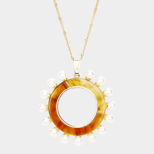 Pearl Detail Celluloid Acetate Open Circle Pendant Necklace - Neutral