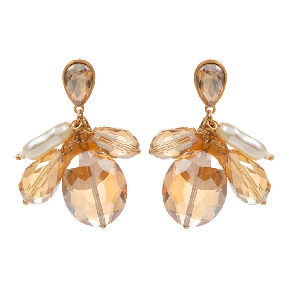 Light Col Topaz Pearl Geometric Bead Link Dangle Earrings provide a stunning combination of beauty and detail. Crafted with an intricate design, they feature shimmering pearls set in luxurious gold and silver, making them the perfect jewelry accessory for any occasion. It's a one-in-a-kind gift sure to be cherished by all.
