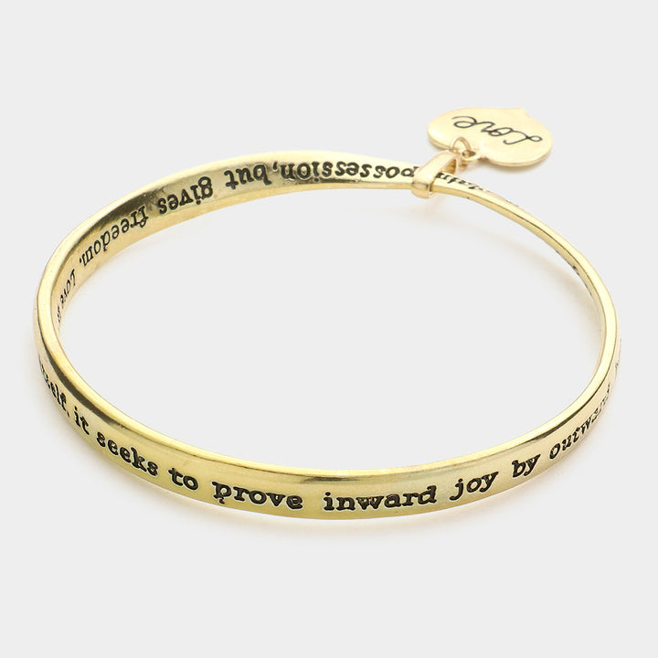  Love Heart Message Bangle Bracelet is a stunning piece that carries a heartfelt message. Expertly crafted with precision and care, this bracelet makes a perfect gift for someone special. Show your love and affection with this elegant and meaningful accessory. 