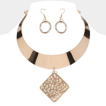 Madeline Love Gold Textured Metal Rhombus Pendant Pointed Necklace - Necklaces