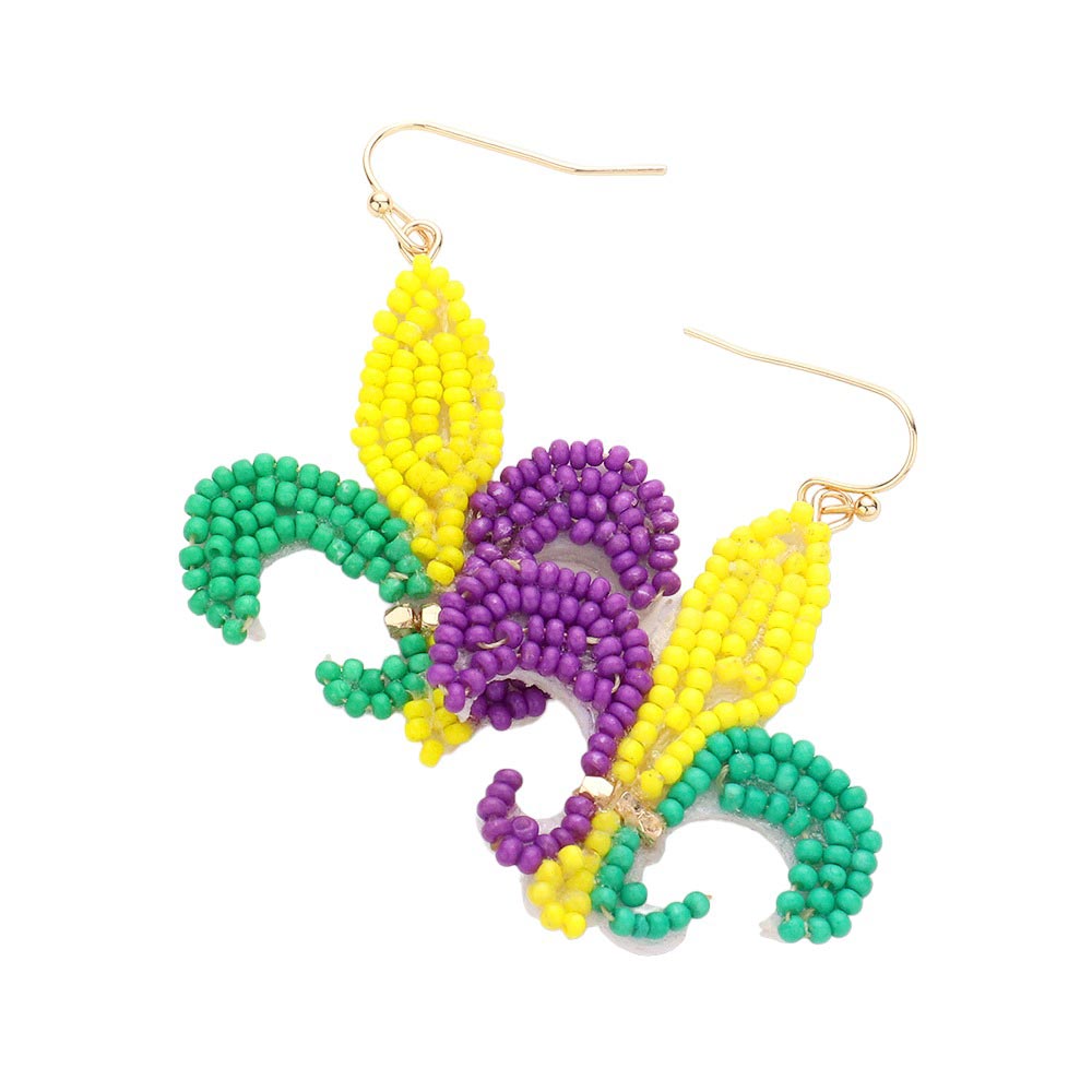 Multi Felt Back Mardi Gras Seed Beaded Fleur de Lis Dangle Earrings, these classic pieces have timeless style. Crafted from high-quality materials, these earrings feature a classic Fleur de Lis design, made with Mardi Gras seed beads and a felt backing. A perfect accessory for any occasion. Perfect festive gift idea.