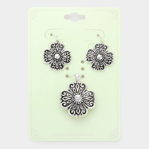 Embossed Antique Metal Quatrefoil Pendant Set - Antique Silver