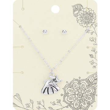Madeline Love Antique Silver Metal Shell Starfish Pendant Necklace - Necklaces