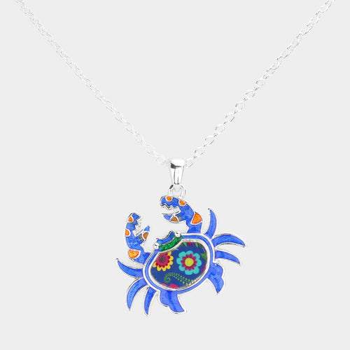 Collar con colgante de cangrejo estampado - Multi
