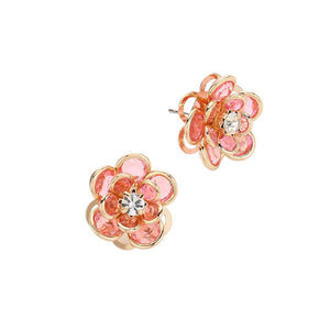 Peach Stone Pointed Flower Stud Earrings add a touch of elegance to any outfit. With their precision-cut stones and delicate flower design, these earrings are perfect for both casual and formal occasions. The pointed shape creates a unique and eye-catching look, making them a beautiful addition to your jewelry collection.