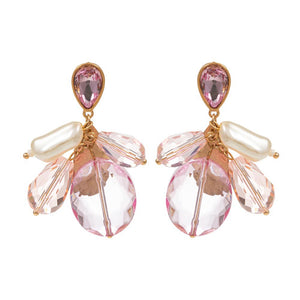 Pink Pearl Geometric Bead Link Dangle Earrings provide a stunning combination of beauty and detail. Crafted with an intricate design, they feature shimmering pearls set in luxurious gold and silver, making them the perfect jewelry accessory for any occasion. It's a one-in-a-kind gift sure to be cherished by all.