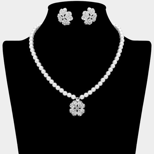 Rhinestone Paved Clover Pendant Pearl Necklace - Silver, White