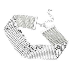 Rhodium Metal Choker Jewelry Set, this stylish metal choker jewelry set is the perfect accessory to complete any look. Boasting a lightweight construction, this jewelry set rests comfortably and offers a modern finish to any outfit. An excellent gift item for birthdays, anniversaries, weddings, and other occasions.