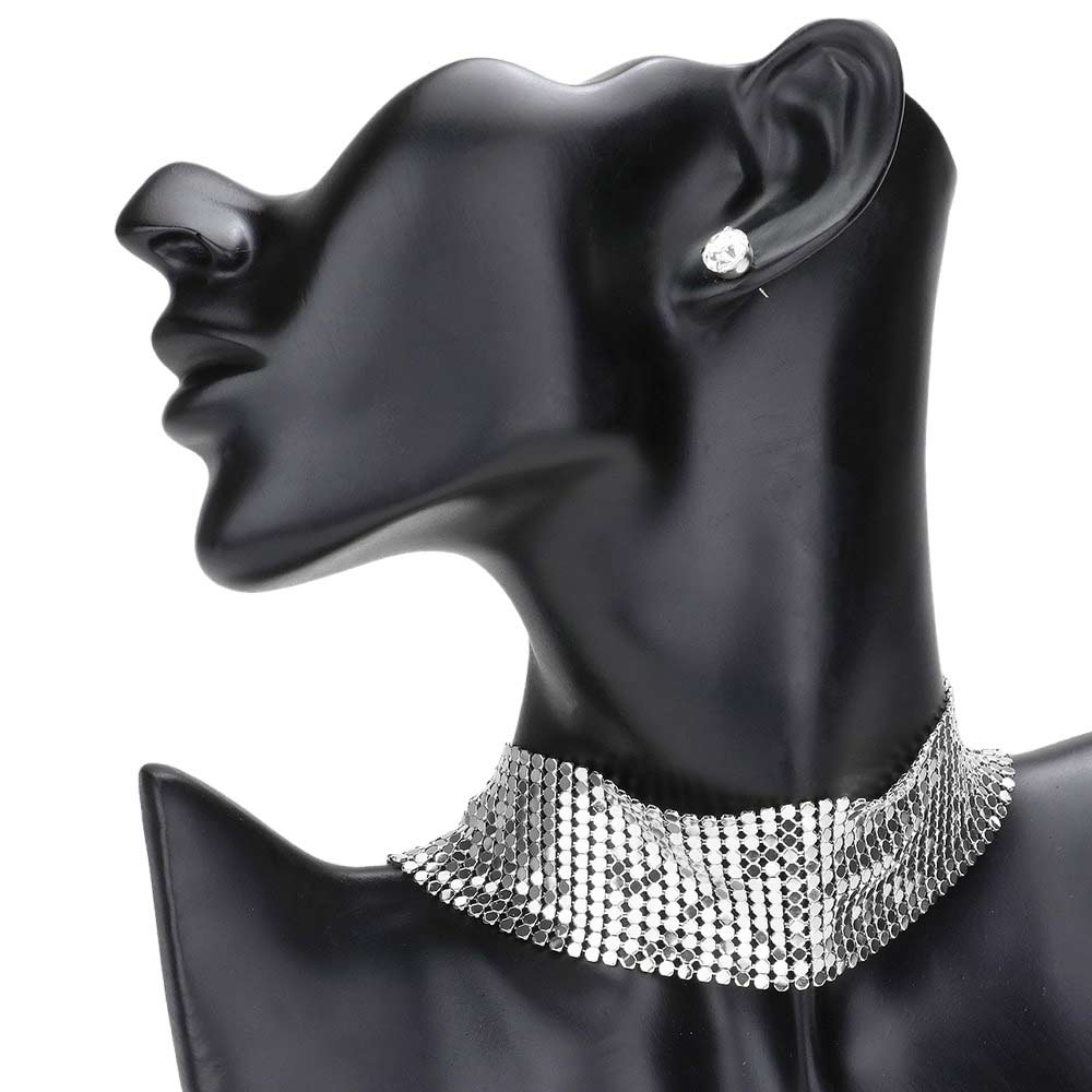 Rhodium Metal Choker Jewelry Set, this stylish metal choker jewelry set is the perfect accessory to complete any look. Boasting a lightweight construction, this jewelry set rests comfortably and offers a modern finish to any outfit. An excellent gift item for birthdays, anniversaries, weddings, and other occasions.