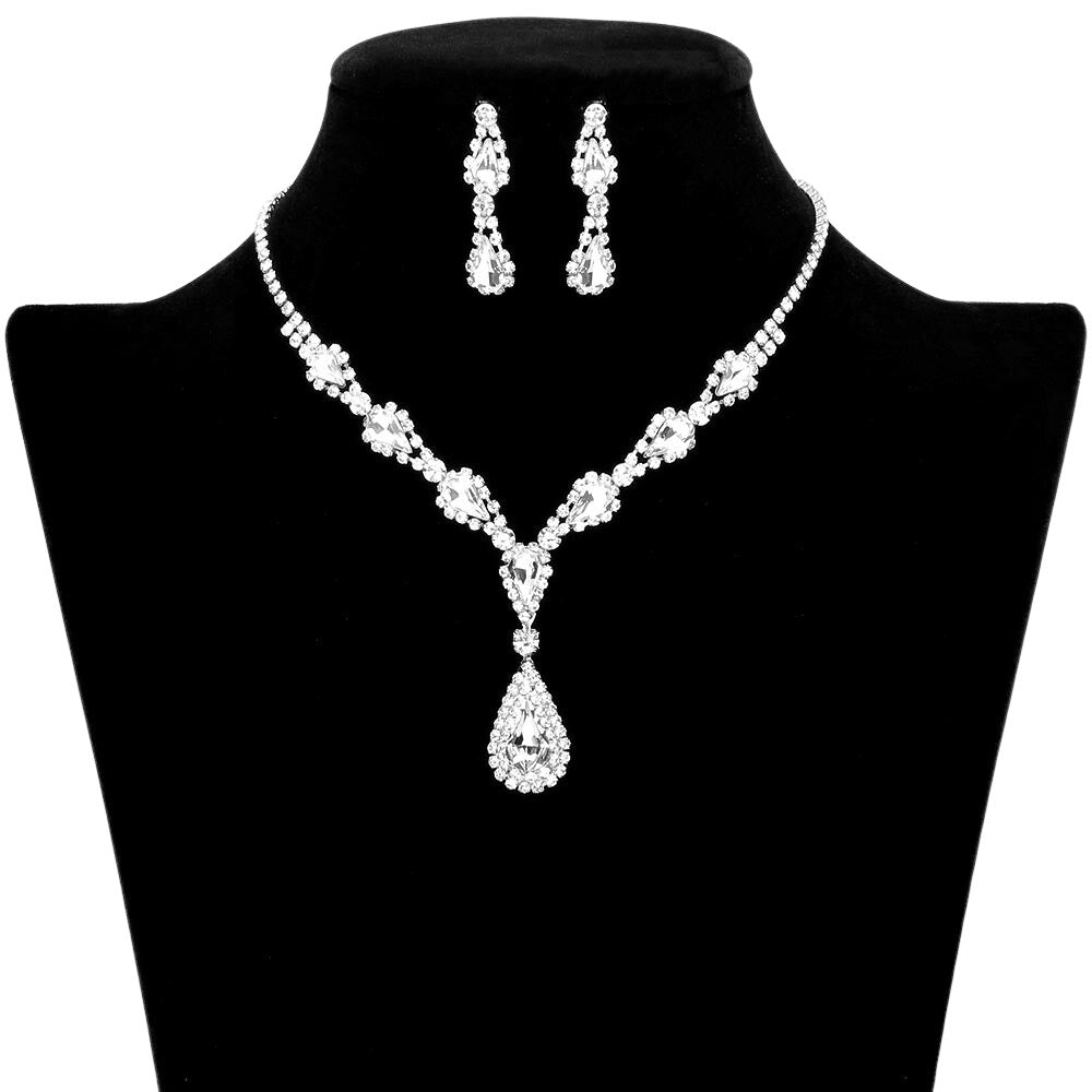 Gold Beautiful Teardrop Stone Accented Rhinestone Necklace, this teardrop stone necklace is a piece of jewel that will certainly amaze you on special occasions. Look like the ultimate fashionista with this rhinestone necklace! Add something special to your outfit on any special occasion! It will be your new favorite accessory. 