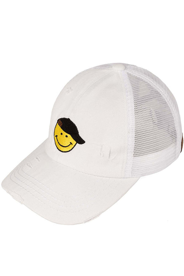 White C.C SMILE CRISS-CROSS PONY CAP is a versatile and stylish accessory. Made with high-quality materials and a unique criss-cross design, it offers a secure and comfortable fit. Perfect for any season, this cap adds a touch of fashion to any outfit.