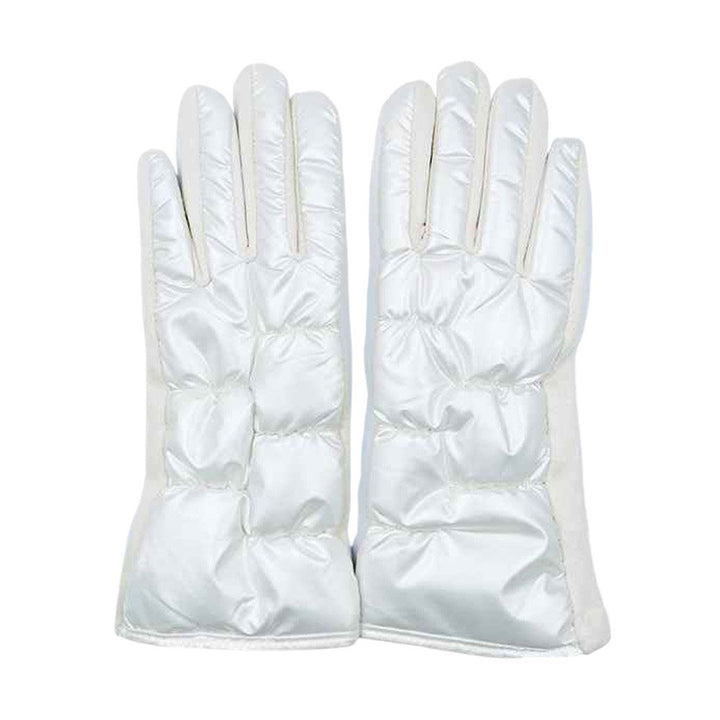 White-Puffer Smart Touch Gloves, Perfect combination of style and functionality. With their innovative design, you can easily use your touch screen devices without having to remove your gloves. Made with high-quality materials, these gloves are both durable and comfortable, making them an ideal choice for the colder months