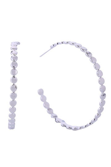 White Gold Delicate mini circle link hoops that blend timeless elegance with everyday wearability. Crafted from hypoallergenic brass with 14K gold or white gold dipping, these 4.8cm earrings are perfect for layering or wearing solo. Lead and nickel compliant for sensitive skin. Made in Korea with attention to quality and comfort. A versatile staple that transitions seamlessly from day to night.