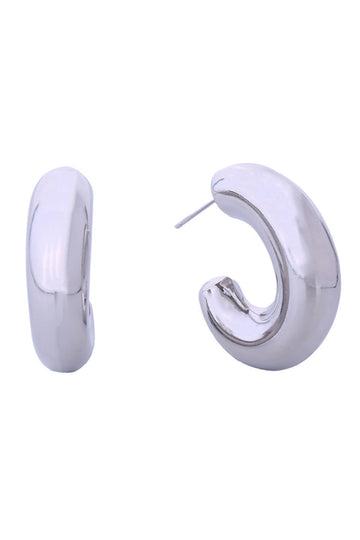 White Gold Delicate mini circle link hoops that blend timeless elegance with everyday wearability. Crafted from hypoallergenic brass with 14K gold or white gold dipping, these 4.8cm earrings are perfect for layering or wearing solo. Lead and nickel compliant for sensitive skin. Made in Korea with attention to quality and comfort. A versatile staple that transitions seamlessly from day to night.