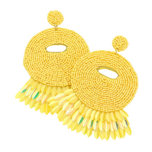 Yellow Beaded Dangle Earrings will add a touch of glam and pizzazz to any outfit. Featuring a felt backing and colorful, sparkly beads, they're sure to turn heads. Put some color in your life with these stylish earrings! Perfect Birthday Gift, Anniversary Gift, Christmas Gift, Regalo Cumpleanos, Navidad, Aniversario