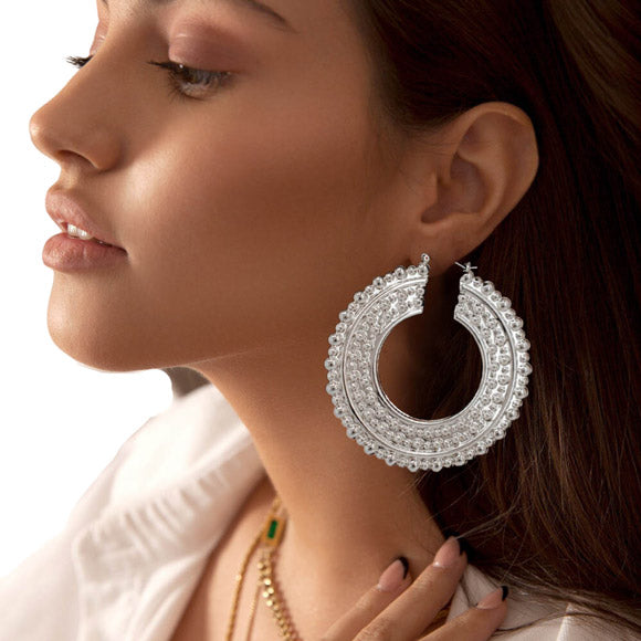 Let this Bubble Textured Silver Rhodium Metal Hoop Pin Catch Earring lift your spirits while you look totally chic! Perfect for everyday wear and sure to turn some heads when you strut in the room. Perfect Birthday Gift, Anniversary Gift, Mother's Day Gift, Anniversary Gift, Regalo Cumpleanos, Regalo Navidad