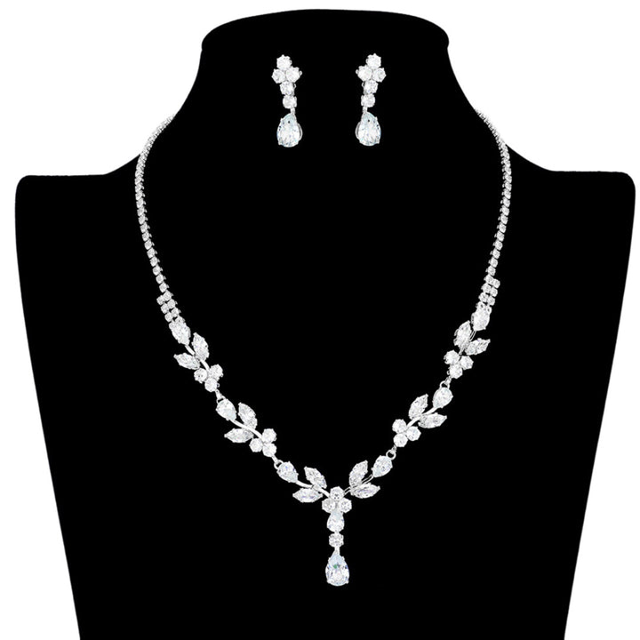 silver Sprout Detailed Rhinestone Pave Necklace Earring Set will be sure to add an air of timeless elegance, wear it with your favorite evening attire for an unbeatable combo of glitz and glamour Perfect Birthday Gift, Christmas Gift, Anniversary Gift, Prom, Valentine's Day Gift, Regalo Cumpleanos, Aniversario, Regalo Navidad