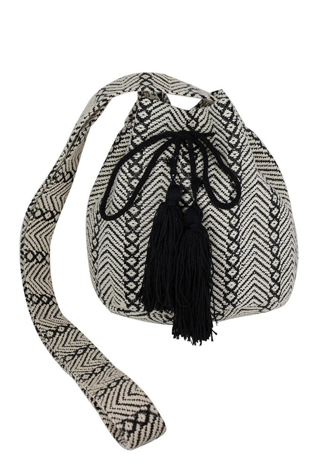 Black Geometric Pattern Bucket Bag combines modern design with practical functionality. Its distinctive geometric print adds a contemporary edge, while the bucket shape offers ample space for daily essentials. Crafted for durability and style, this bag is an expert choice for those seeking a versatile accessory that complements both casual and sophisticated outfits.